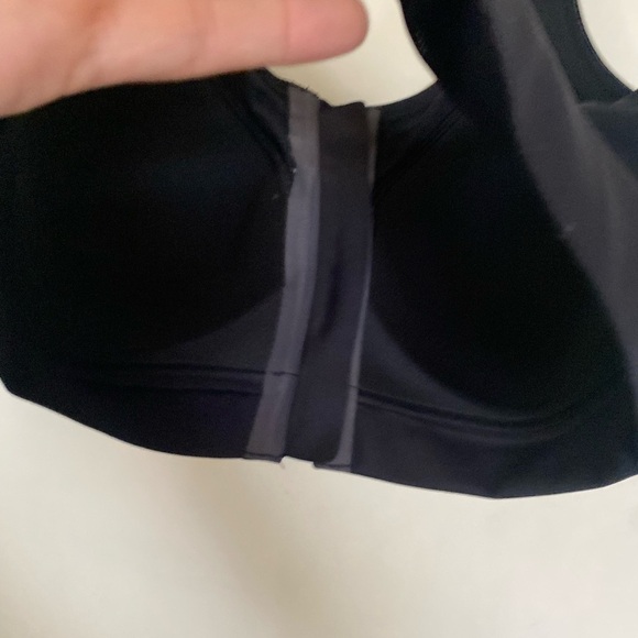 Under Armour zip front sports bra, crisscross back - Picture 5 of 7